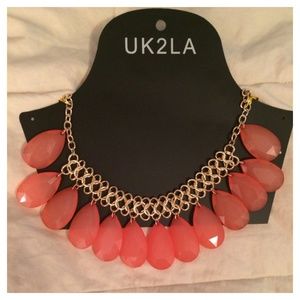 Fashion Statement Necklace BRAND NEW💕